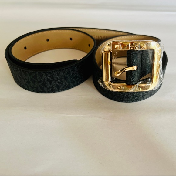 Michael Kors Black/Black Signature Logo Monogram Buckle Belt (556267C), Medium. - Picture 5 of 9